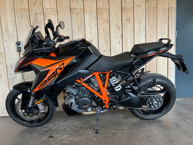 ktm - 1290-super-duke-gt