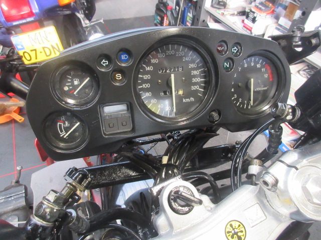 honda - cbr-1100--xx-super-blackbird