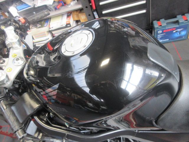 honda - cbr-1100--xx-super-blackbird