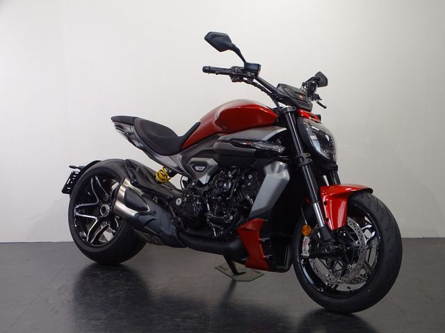 ducati - diavel-v4