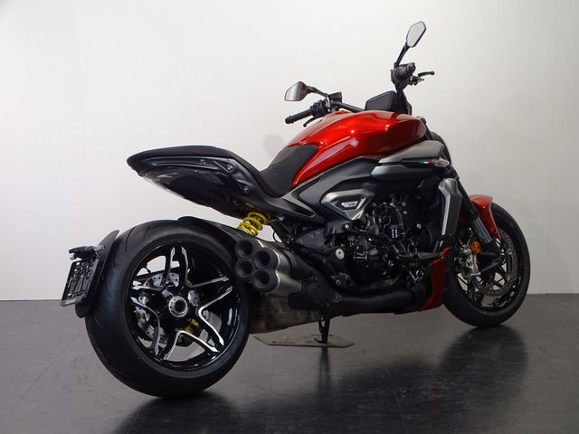 ducati - diavel-v4