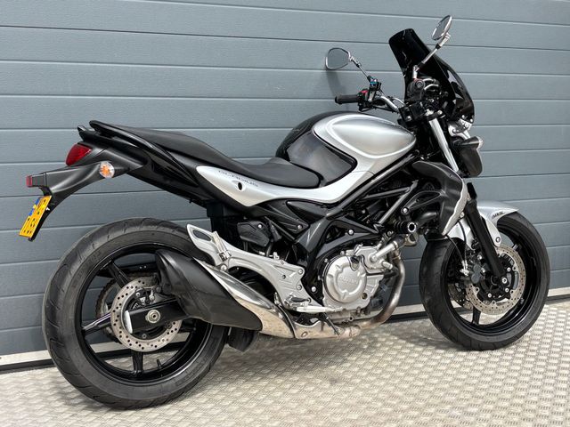 suzuki - gladius