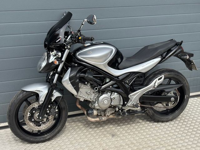 suzuki - gladius