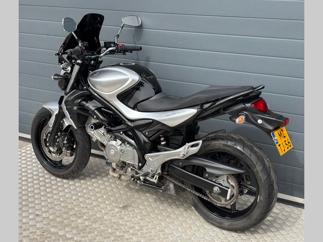 suzuki - gladius