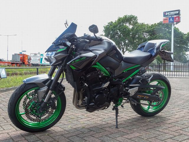 kawasaki - z900