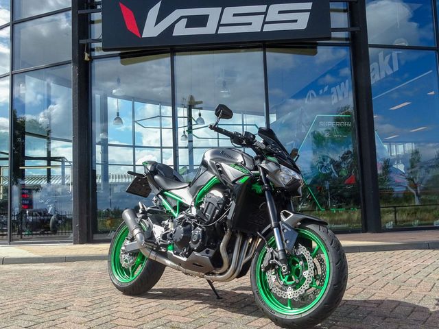 kawasaki - z900