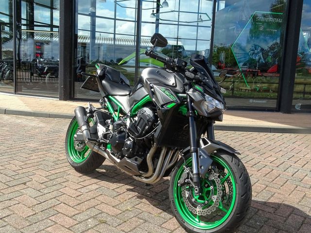 kawasaki - z900