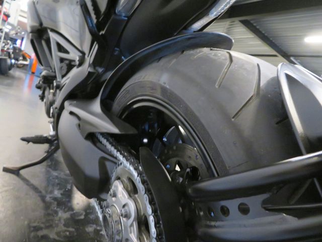 ducati - diavel
