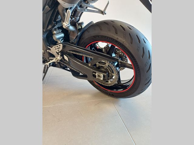 yamaha - yzf-r1
