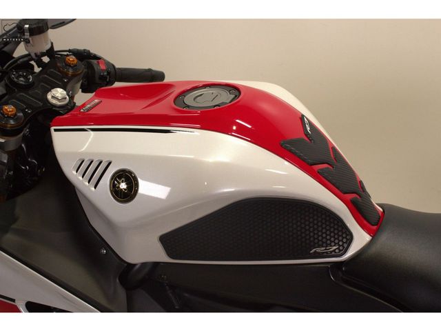 yamaha - r7-world-gp-60th-anniversary