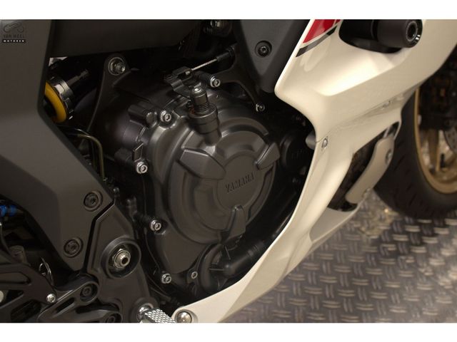 yamaha - r7-world-gp-60th-anniversary