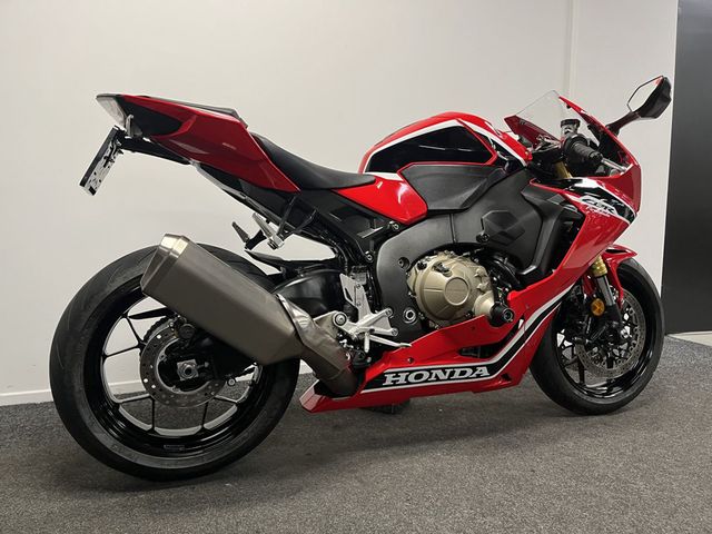 honda - cbr-1000-rr-fireblade