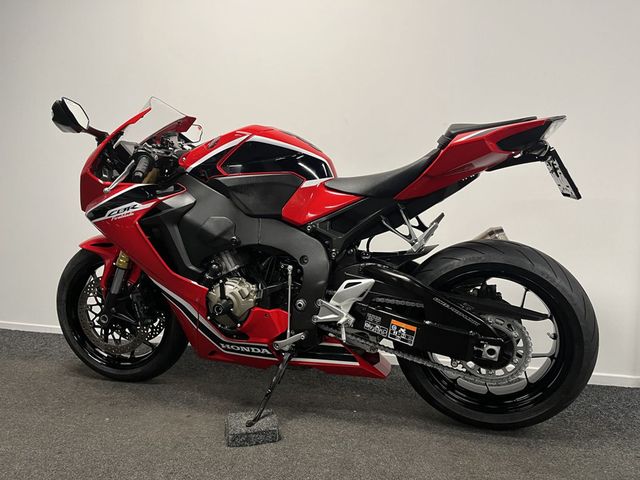 honda - cbr-1000-rr-fireblade