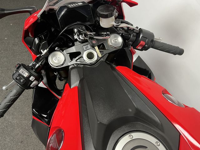 honda - cbr-1000-rr-fireblade