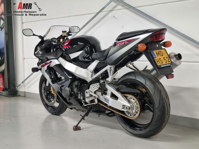 honda - cbr-900-rr-fireblade