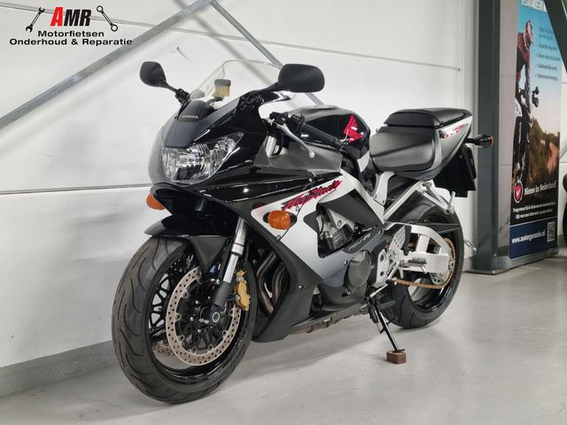 honda - cbr-900-rr-fireblade