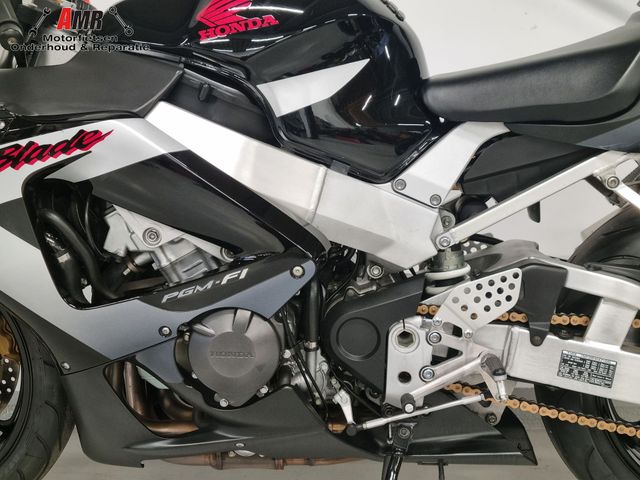 honda - cbr-900-rr-fireblade