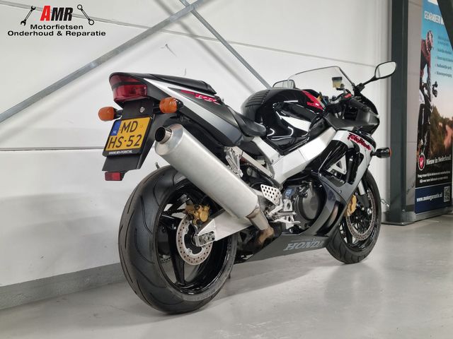 honda - cbr-900-rr-fireblade