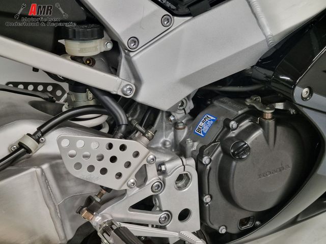 honda - cbr-900-rr-fireblade