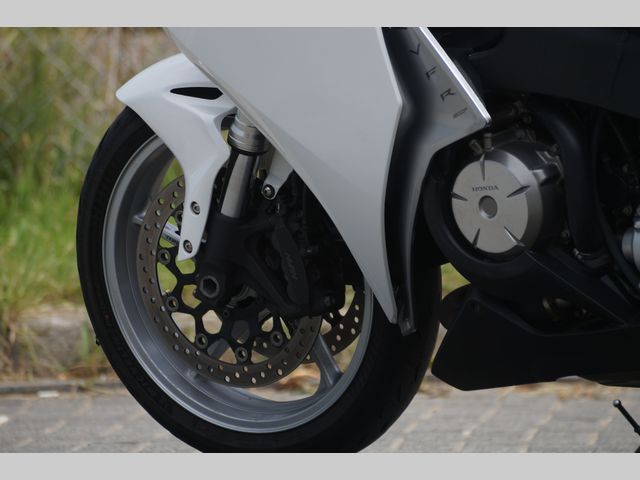 honda - vfr-1200-f