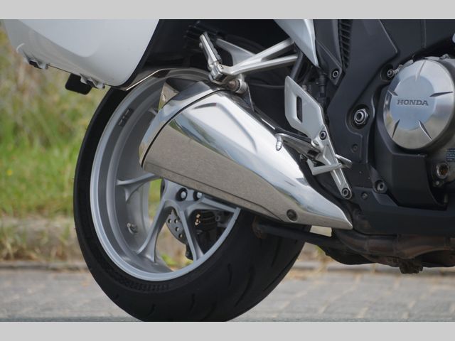 honda - vfr-1200-f