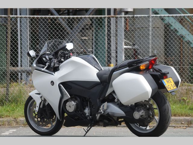 honda - vfr-1200-f