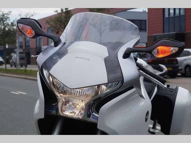 honda - vfr-1200-f