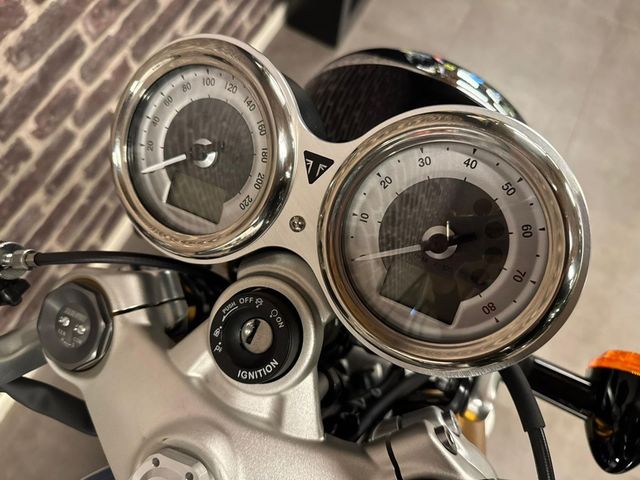 triumph - thruxton-rs