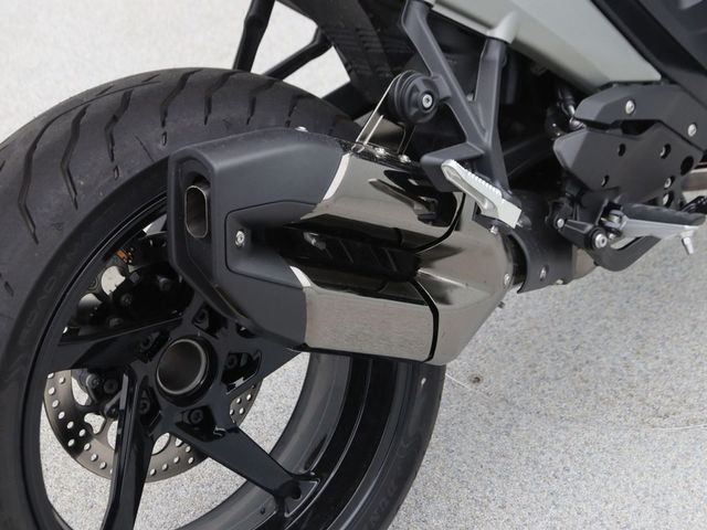 bmw - r-1300-r