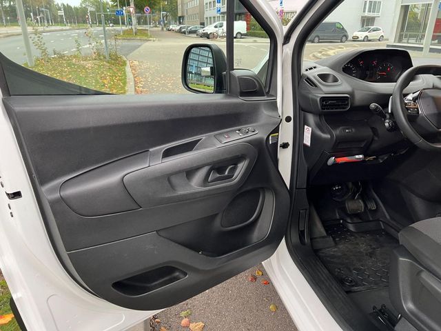 peugeot - metropolis-black-edition