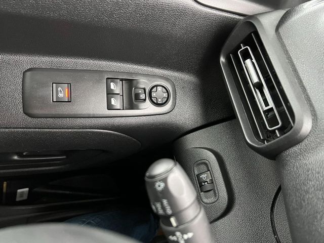 peugeot - metropolis-black-edition