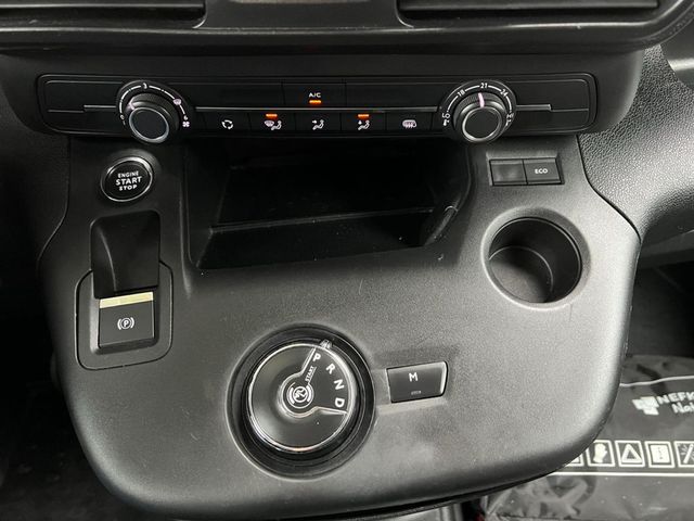 peugeot - metropolis-black-edition