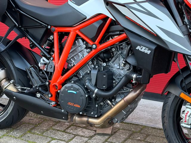 ktm - 1290-super-duke-r