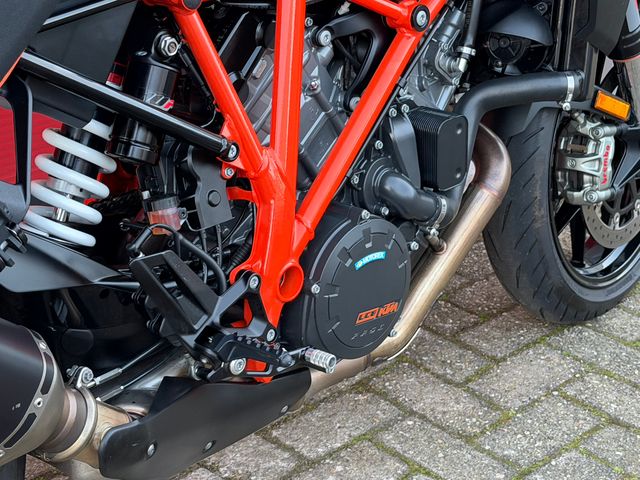 ktm - 1290-super-duke-r