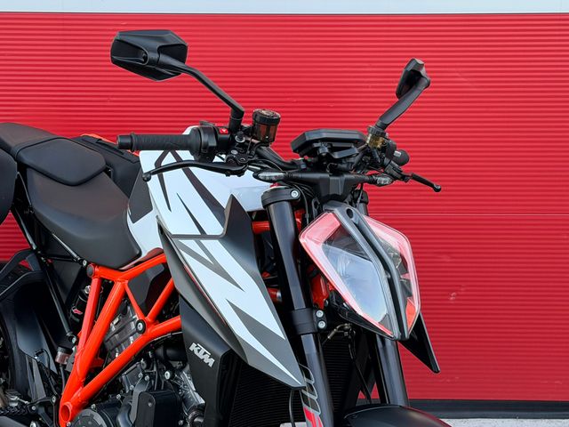 ktm - 1290-super-duke-r