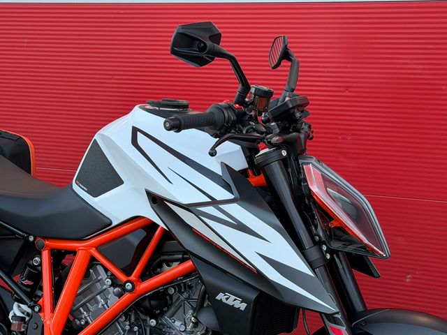 ktm - 1290-super-duke-r