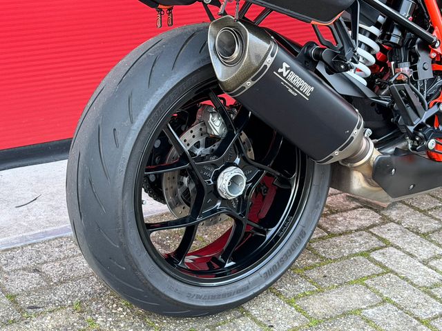 ktm - 1290-super-duke-r