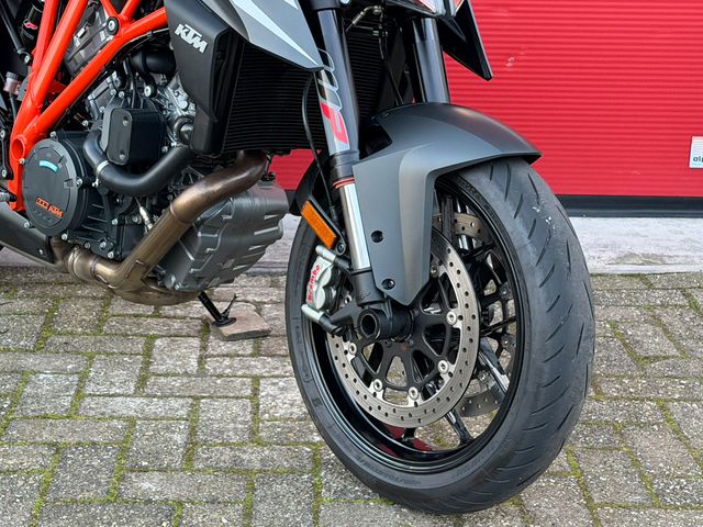 ktm - 1290-super-duke-r