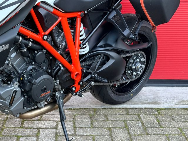 ktm - 1290-super-duke-r