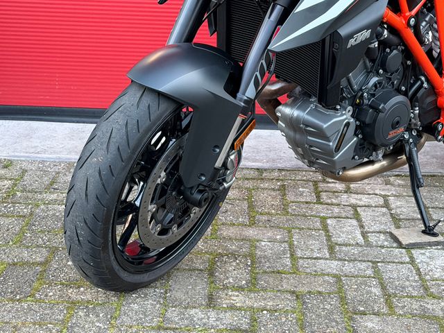 ktm - 1290-super-duke-r