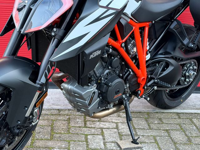 ktm - 1290-super-duke-r