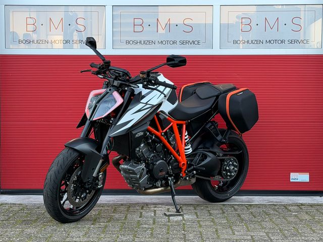 ktm - 1290-super-duke-r