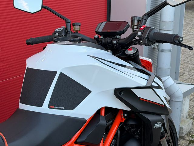 ktm - 1290-super-duke-r