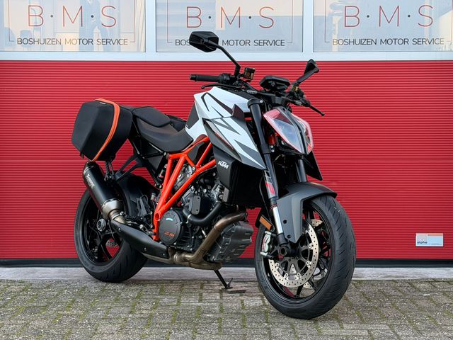 ktm - 1290-super-duke-r