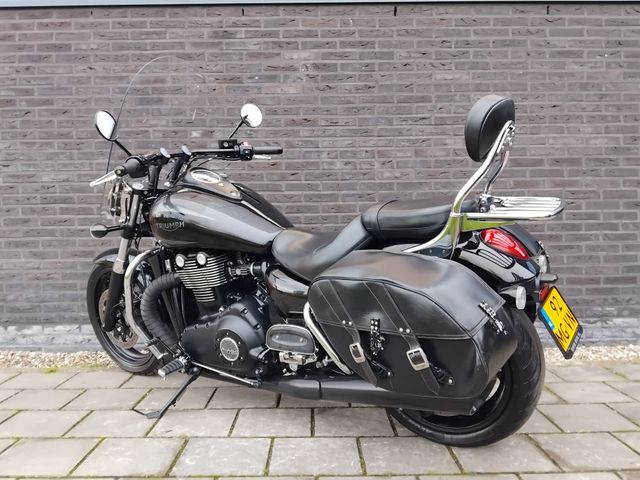 triumph - thunderbird-storm