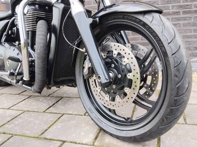 triumph - thunderbird-storm