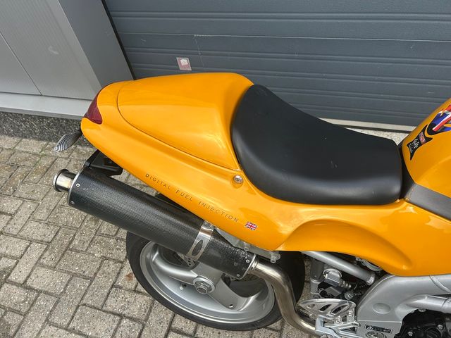 triumph - 955-i-speed-triple