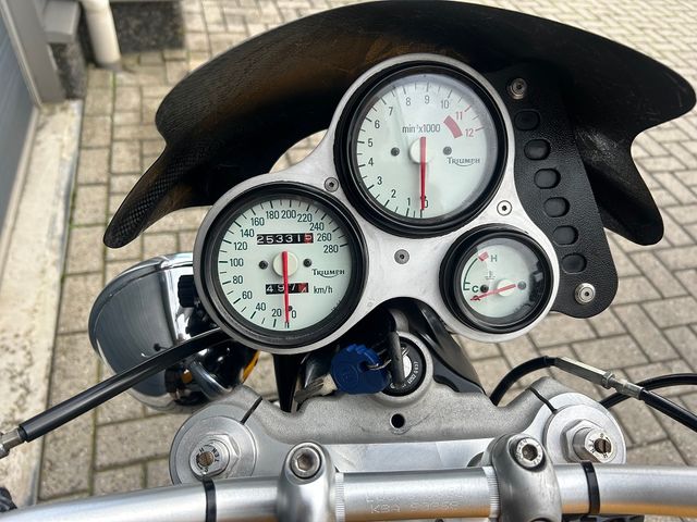 triumph - 955-i-speed-triple