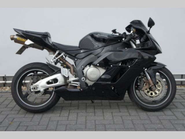 honda - cbr-1000-rr-fireblade