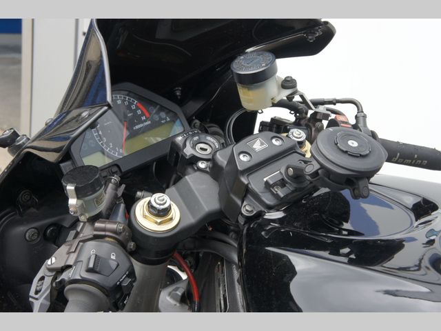 honda - cbr-1000-rr-fireblade